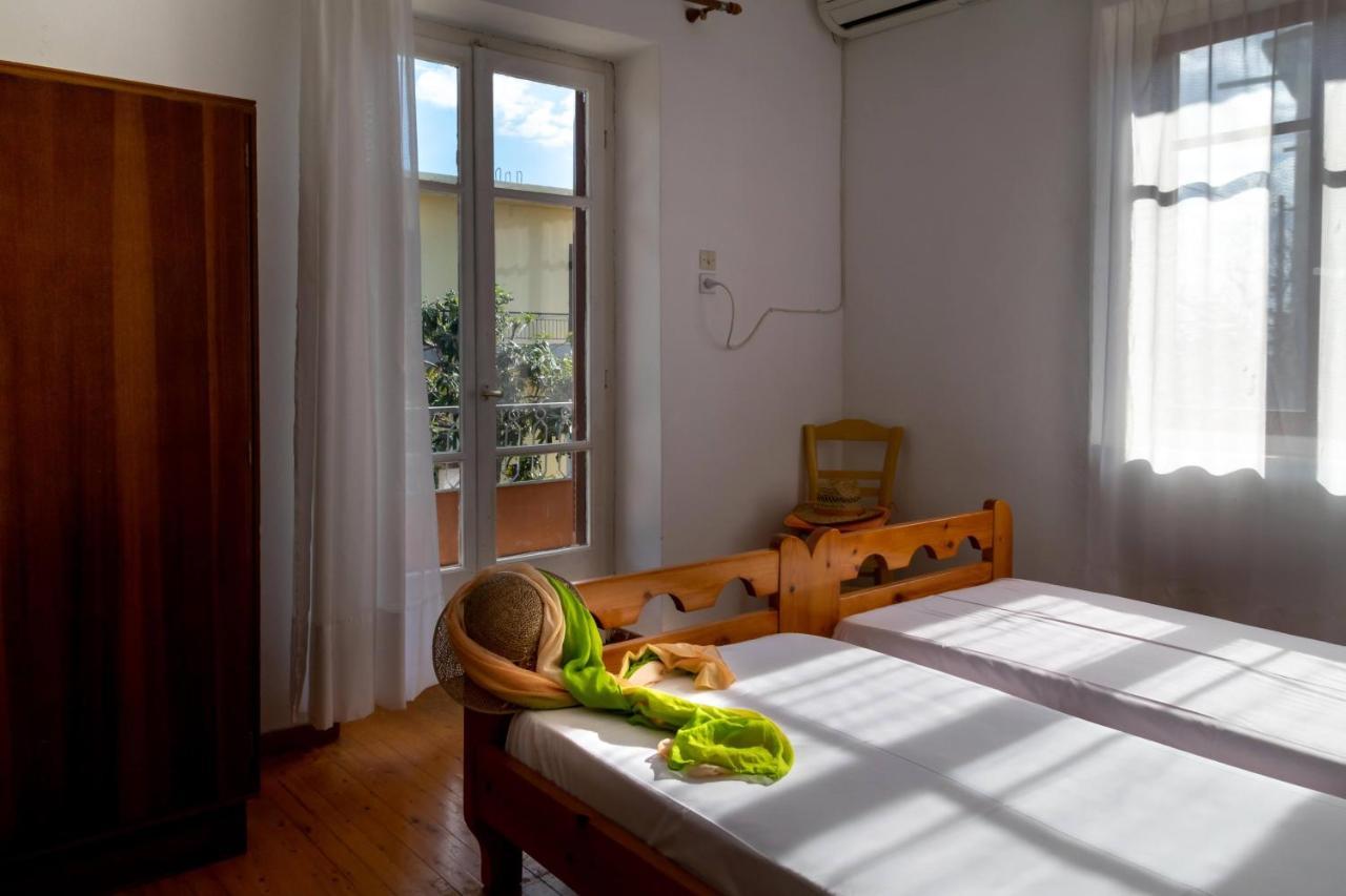 Chrysanthi Apartments 卡德哈米利 外观 照片
